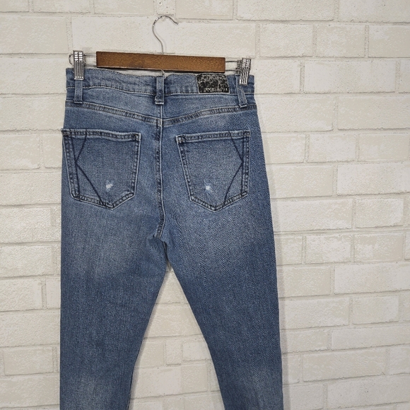 Kendall & Kylie The Relaxed Skinny jeans - Picture 8 of 11